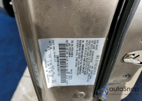 2005 Mercury Grand Marquis Gs z USA, uszkodzony, nr VIN 2MEFM74W15X651120